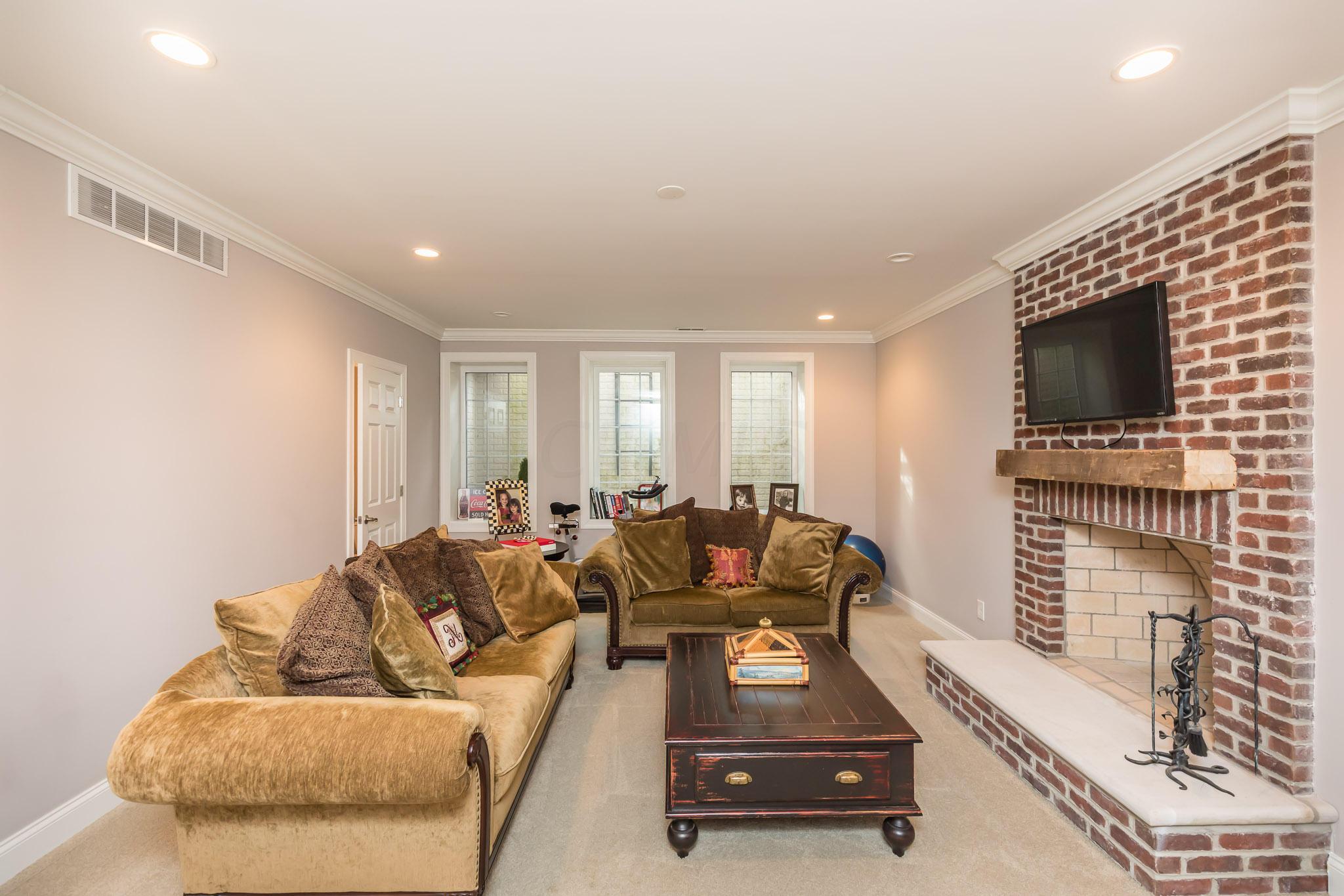 2338 Abington Road Columbus, OH 43221 - Photo 50 of 55