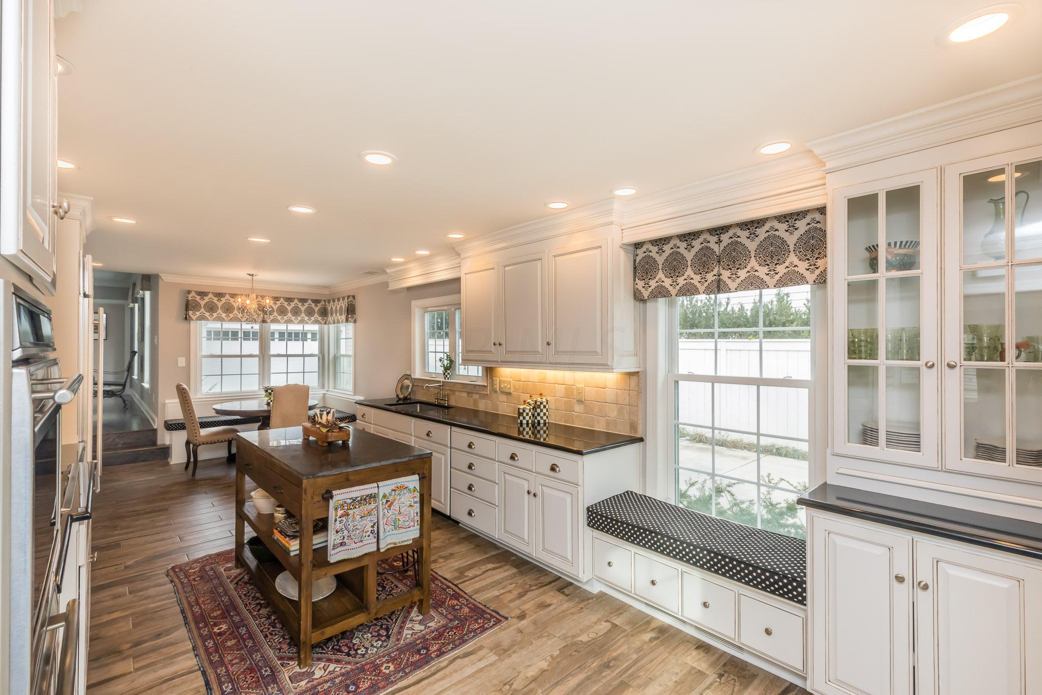 2338 Abington Road Columbus, OH 43221 - Photo 9 of 55