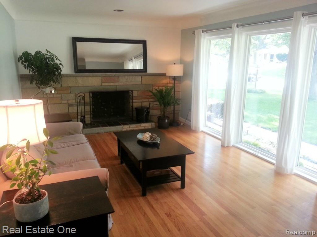 28198 Hawberry Road Farmington, MI 48331 - Photo 3 of 23 Beautiful Living Room with Hardwood Floors