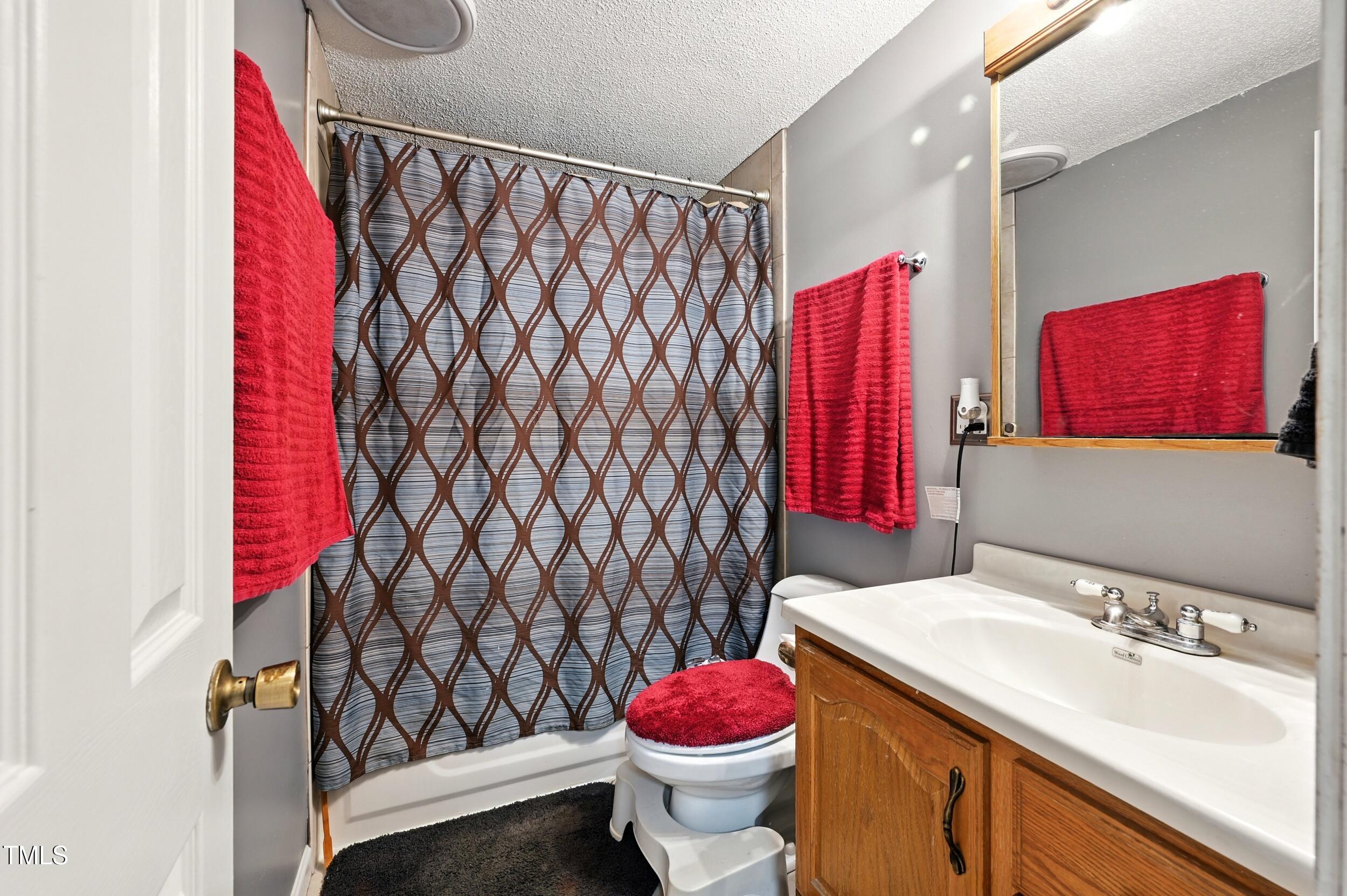 212 Hemlock Drive Durham, NC 27705 - Photo 13 of 24 13_rg1_9082