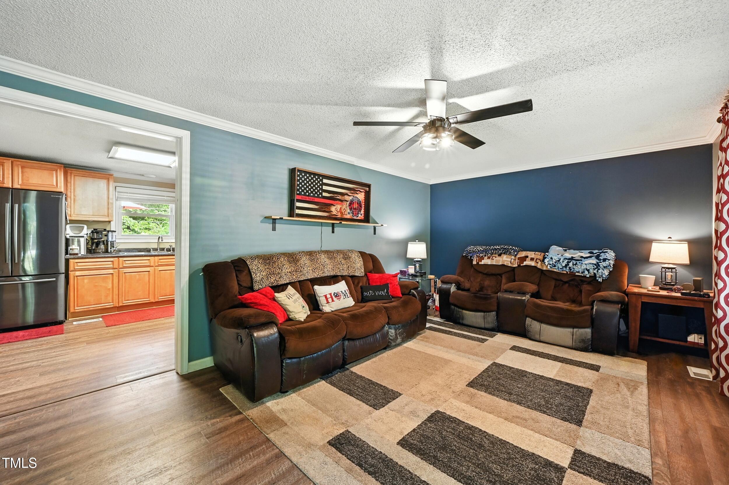 212 Hemlock Drive Durham, NC 27705 - Photo 5 of 24 5_rg1_9052