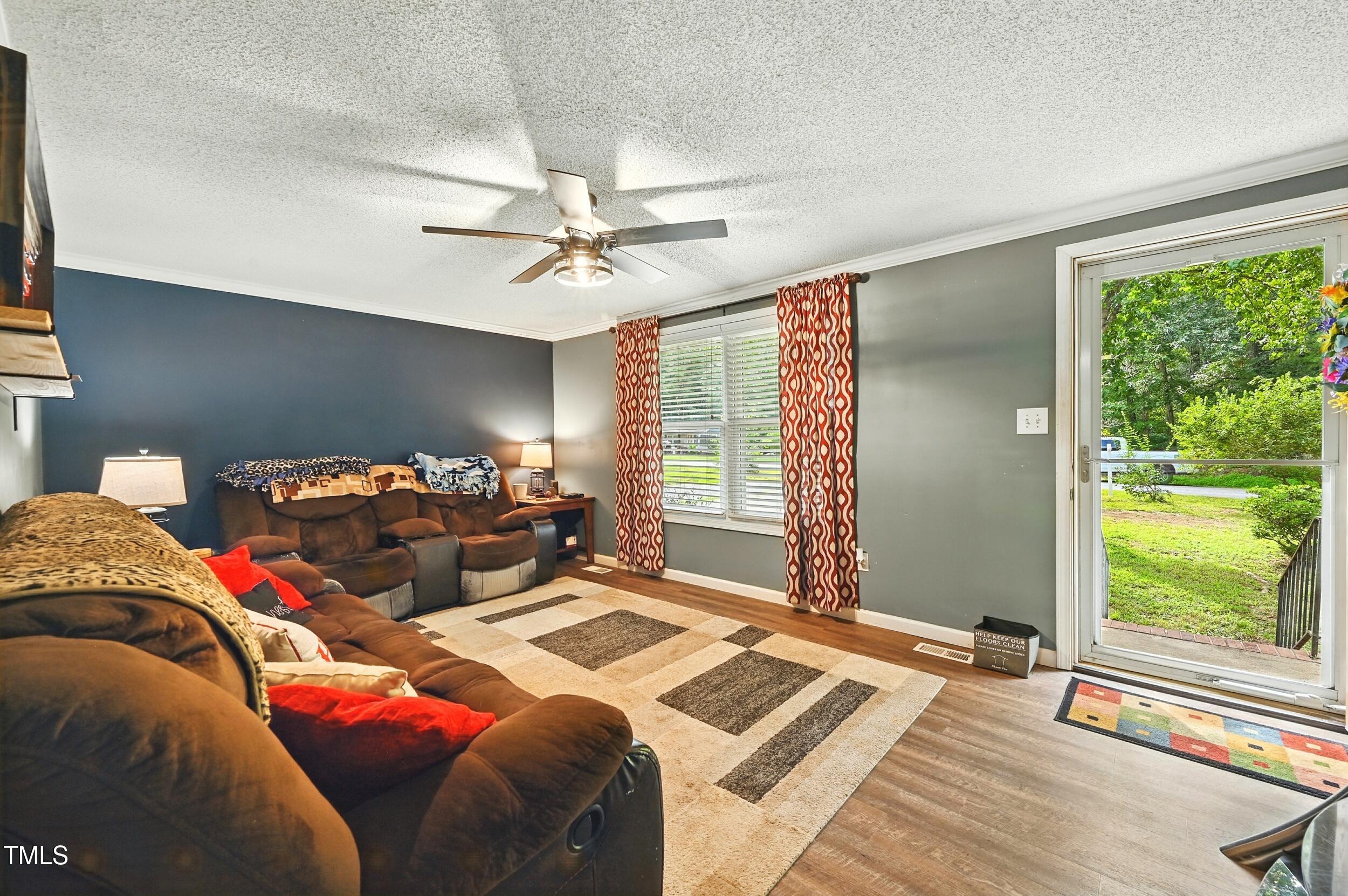 212 Hemlock Drive Durham, NC 27705 - Photo 7 of 24 7_rg1_9061