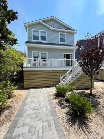 $9,000 | 572 Bayberry Walk, Ocean Beach, NY 11770