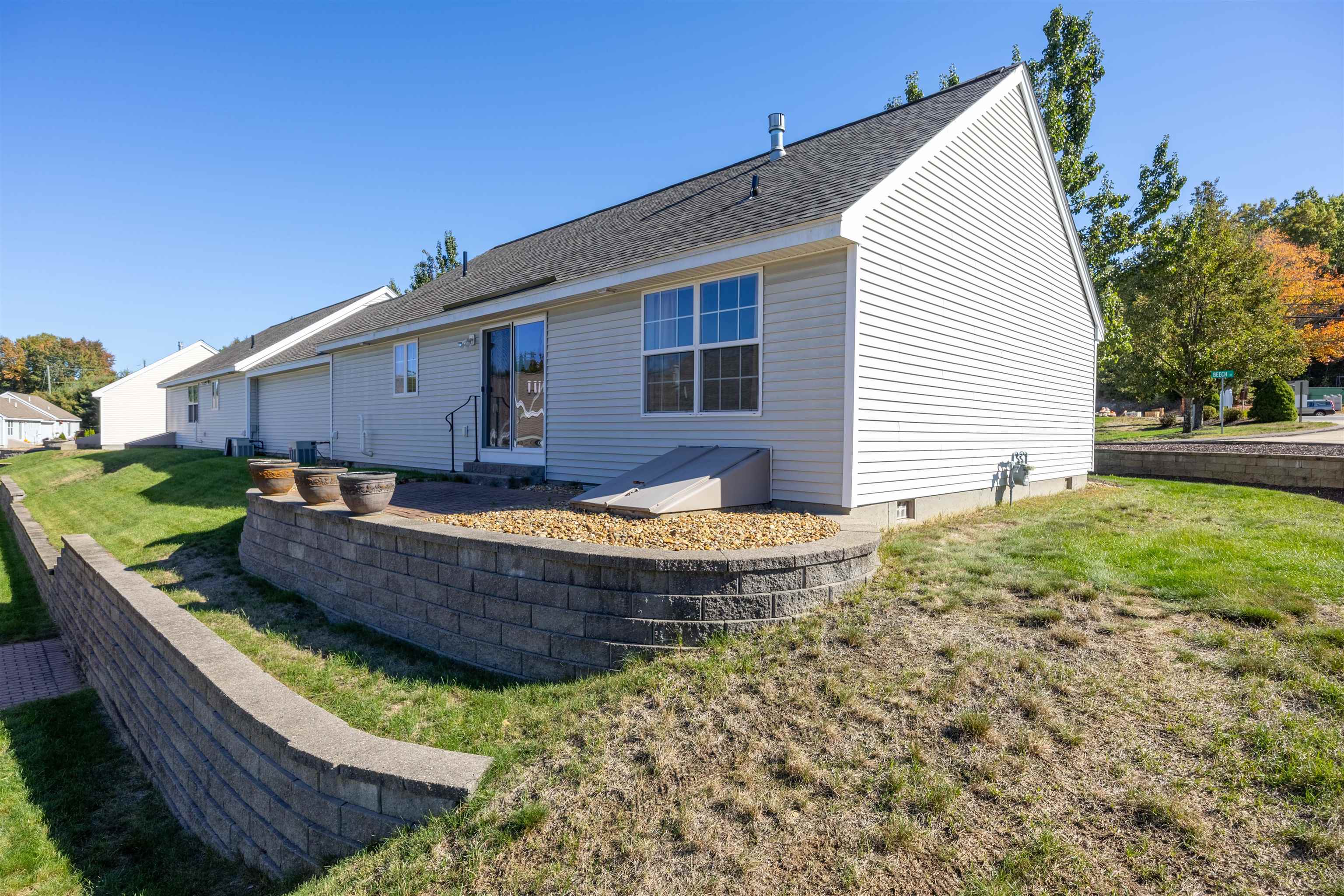 1 Beech Street Hooksett, NH 03106 - Photo 3 of 29