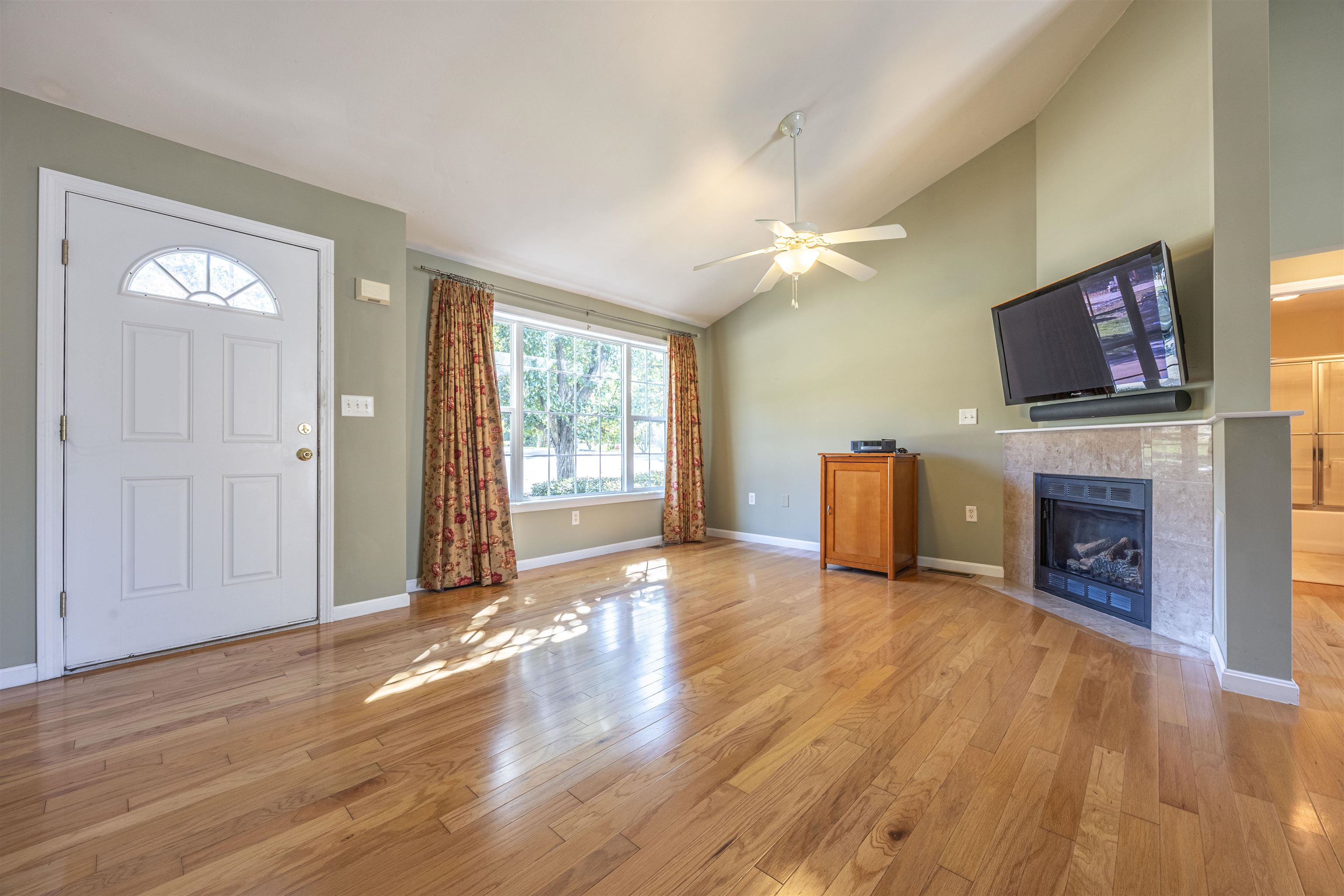 1 Beech Street Hooksett, NH 03106 - Photo 9 of 29