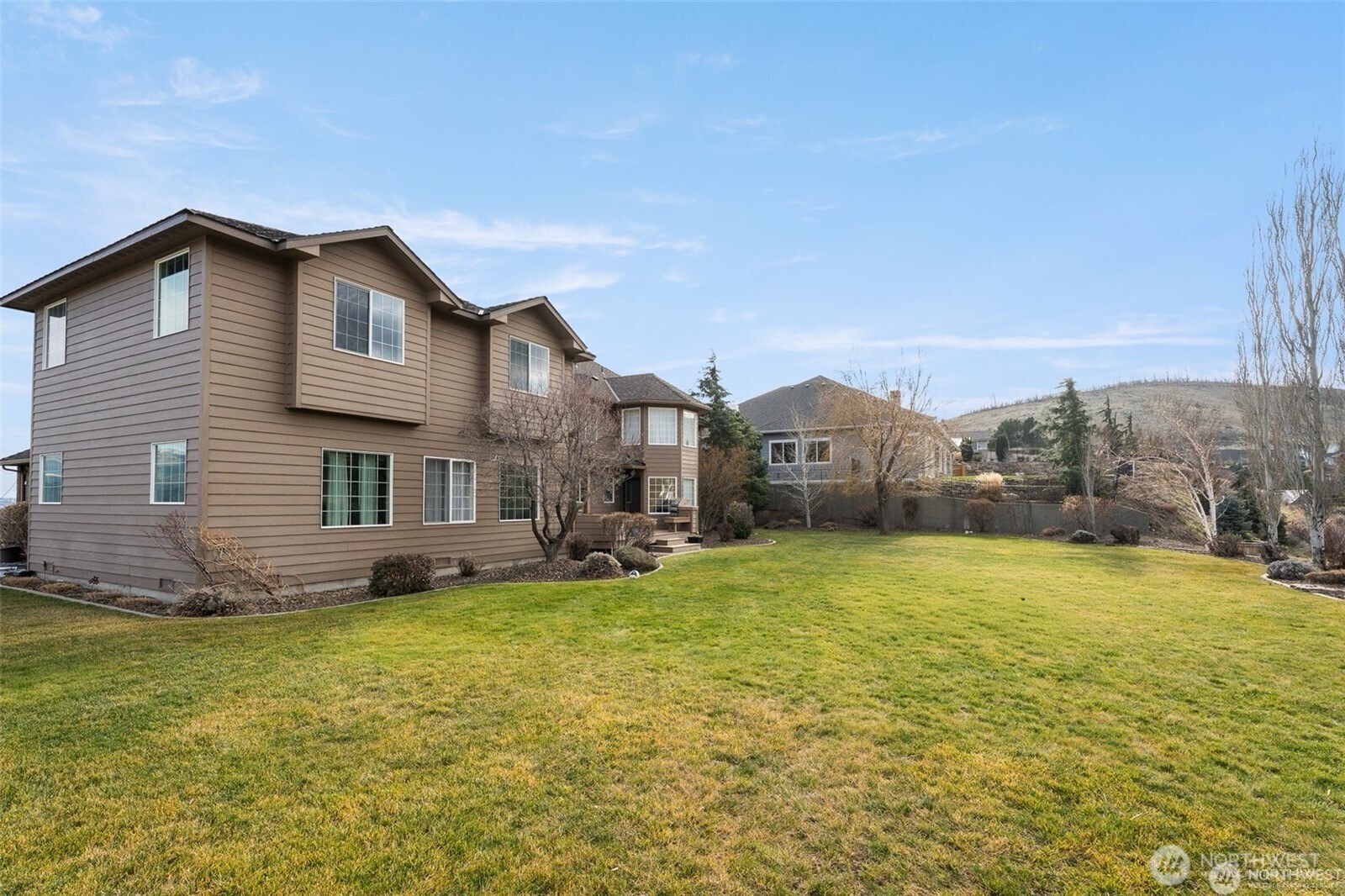 1918 Broadview Wenatchee, WA 98801 - Photo 33 of 38 a house view with a garden space