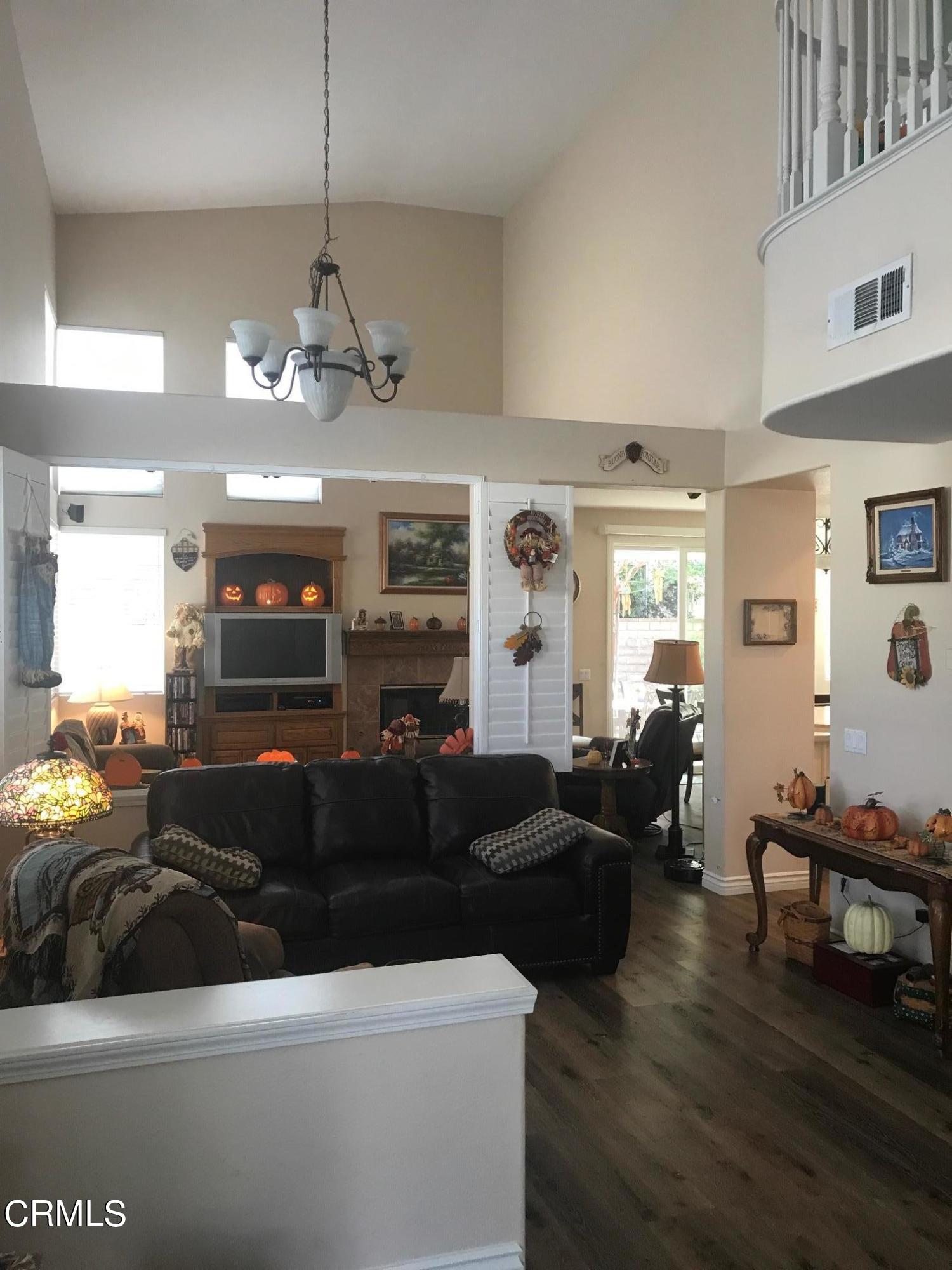 6190 Maple Court Simi Valley, CA 93063 - Photo 4 of 7 Maple LR