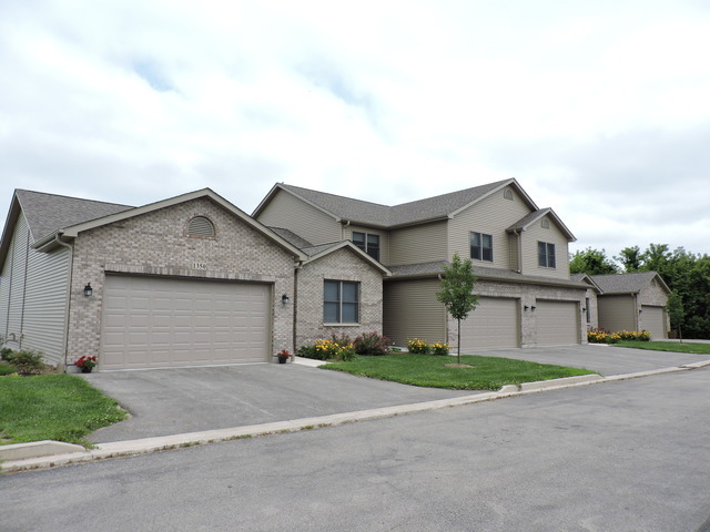 1422 Ridge Drive Sycamore, IL 60178 - Photo 20 of 21 a view of a house with a street
