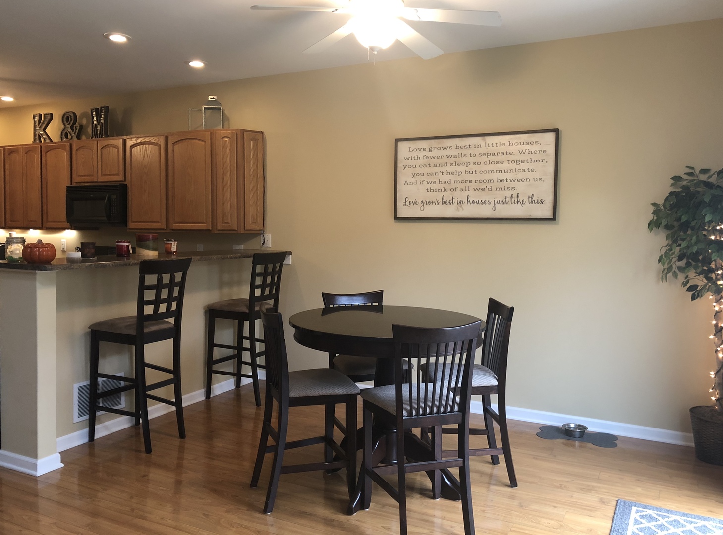 1422 Ridge Drive Sycamore, IL 60178 - Photo 6 of 21 a view of a dining room with furniture