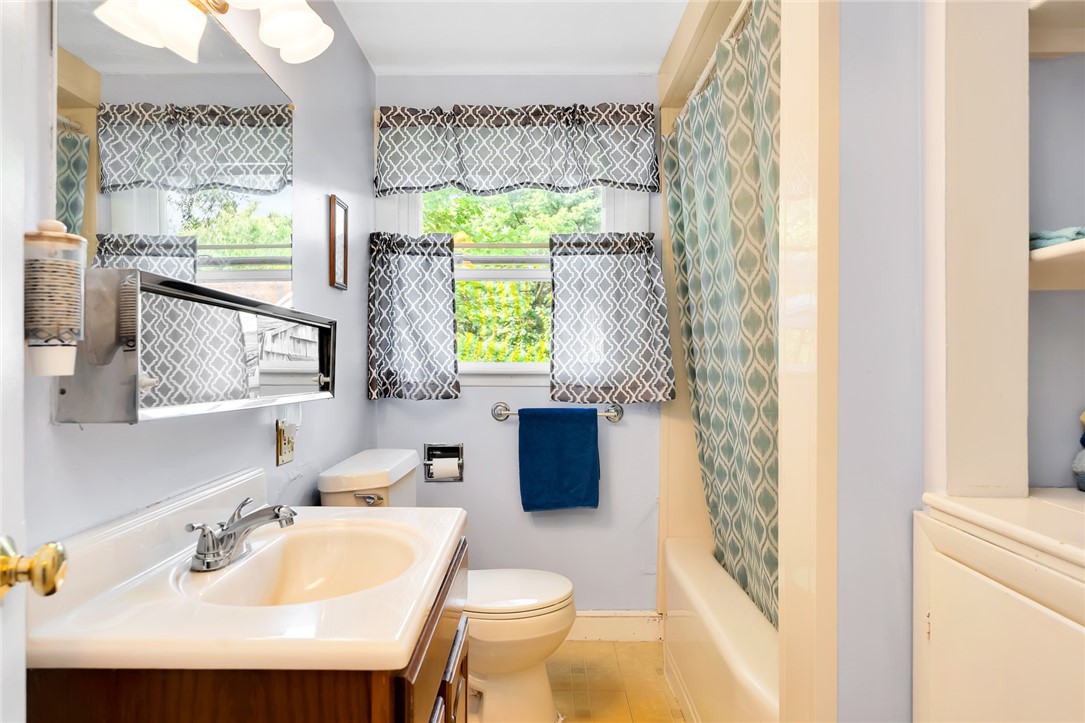 24 Schoolhouse Road Warren, RI 02885 - Photo 12 of 19 Gallery Image 12