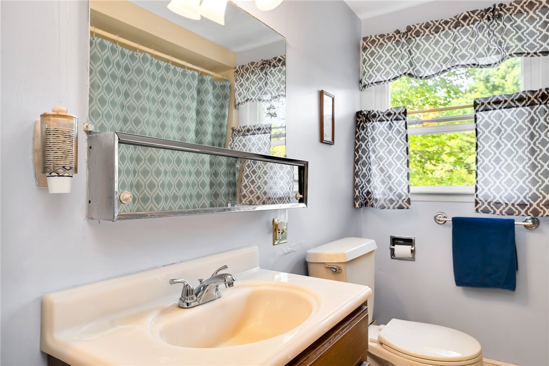 24 Schoolhouse Road Warren, RI 02885 - Photo 13 of 19 Gallery Image 13