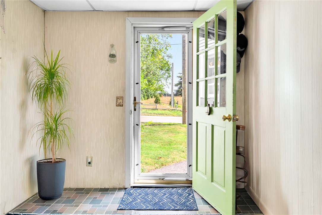 24 Schoolhouse Road Warren, RI 02885 - Photo 2 of 19 Gallery Image 2