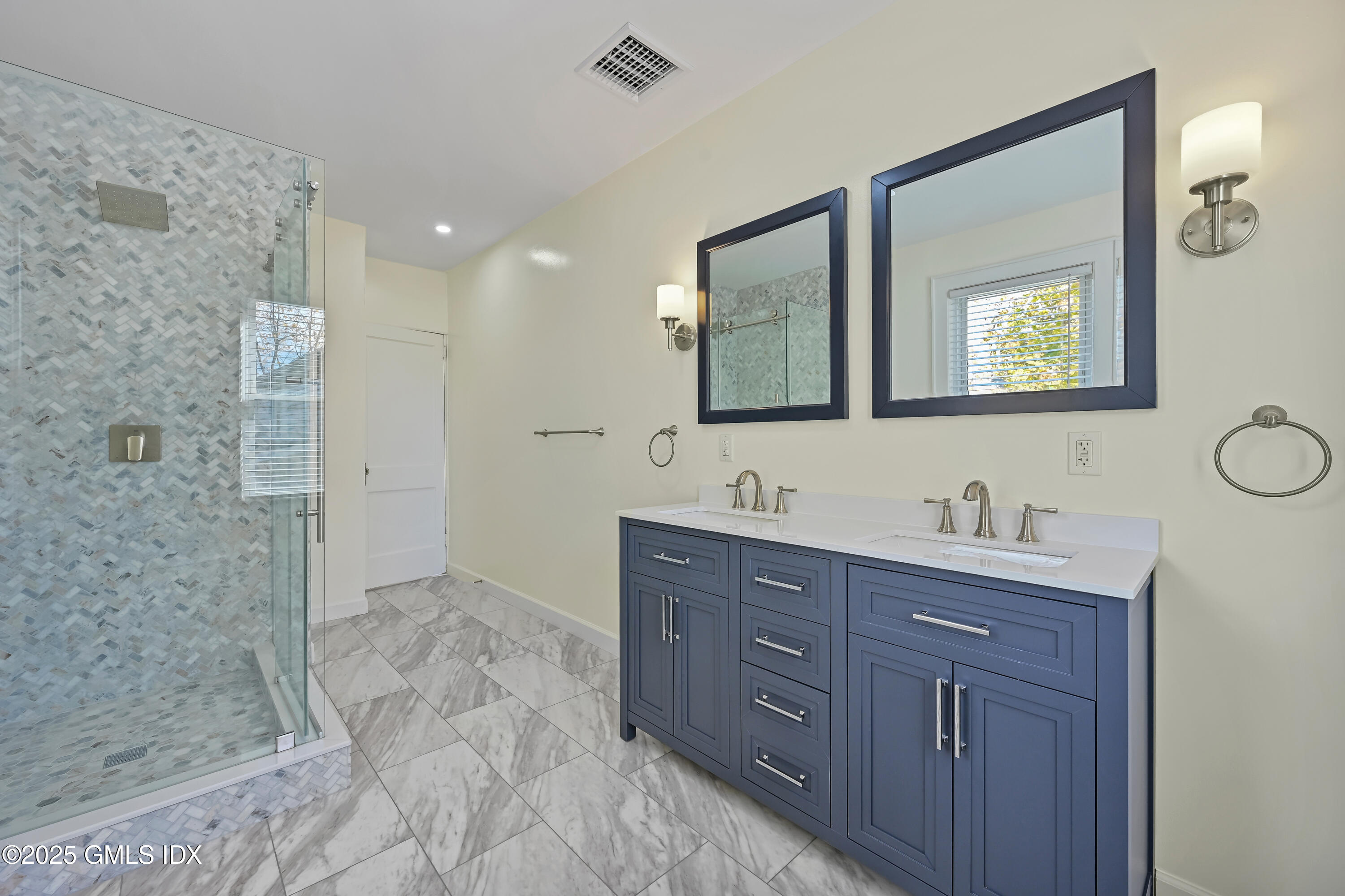 158 Henry Street, Unit 2 Greenwich, CT 06830 - Photo 11 of 21 23-print-158-henry-st