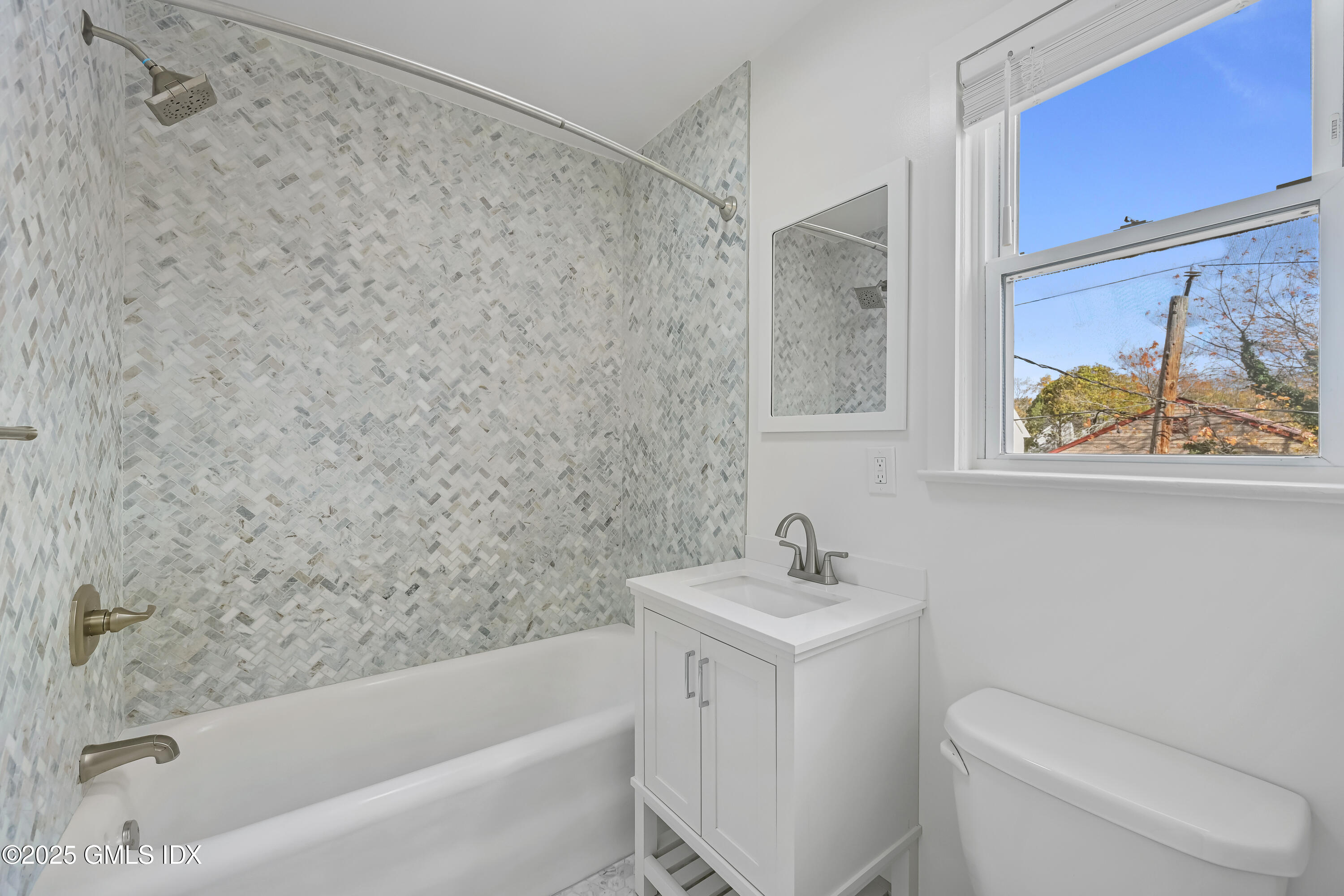 158 Henry Street, Unit 2 Greenwich, CT 06830 - Photo 13 of 21 14-print-158-henry-st