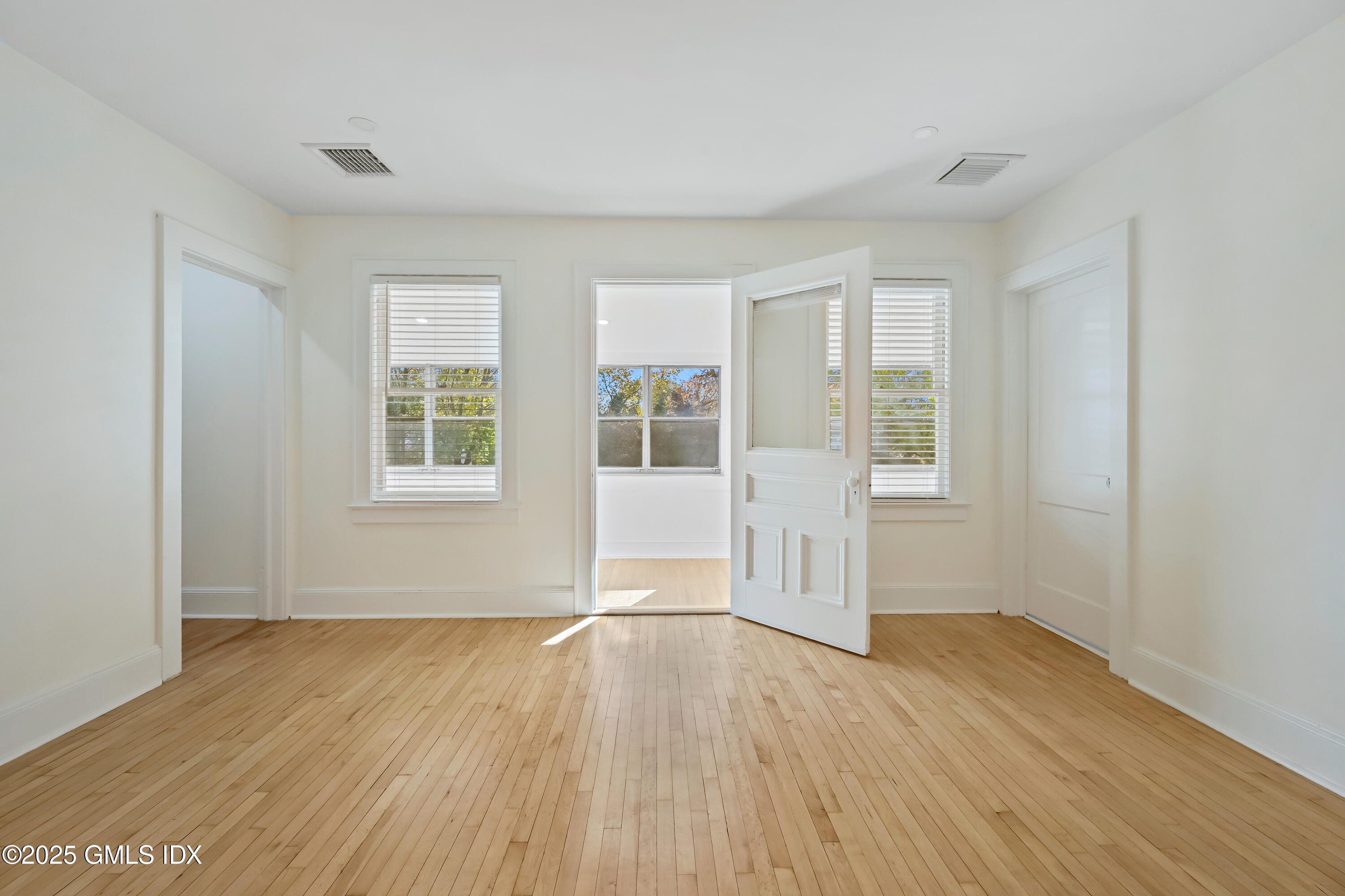 158 Henry Street, Unit 2 Greenwich, CT 06830 - Photo 6 of 21 30-print-158-henry-st