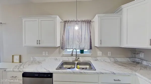 $1,975 | 1003 Marston Drive, Jacksonville, NC 28540