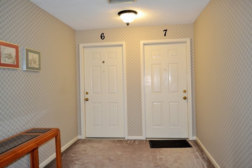 7 Abington Road, Unit 7 Danvers, MA 01923 - Photo 5 of 15 Gallery Image 5