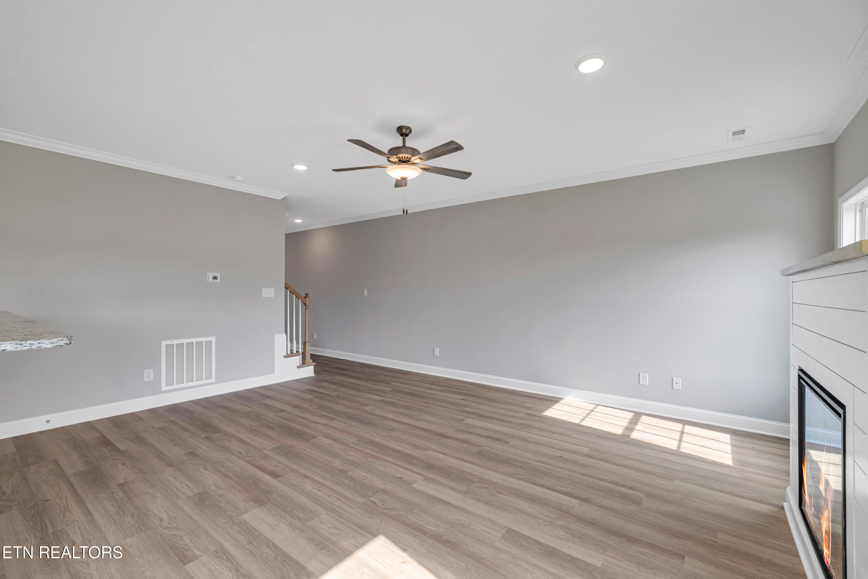 7952 Tree Line Lane Corryton, TN 37721 - Photo 5 of 18 Family room