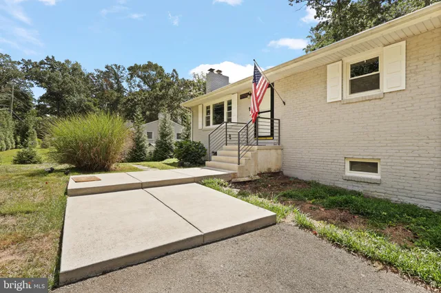 $899,000 | 11929 Waples Mill Road, Oakton, VA 22124