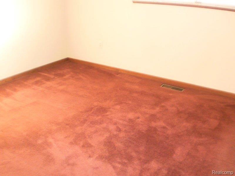 22235 Sibley Road Riverview, MI 48193 - Photo 6 of 6 PC130472