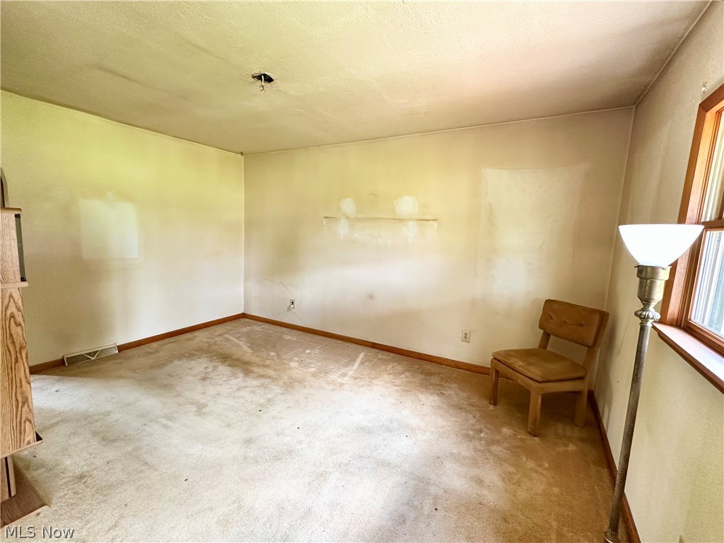 415 Genteel Ridge Road Wellsburg, WV 26070 - Photo 4 of 22 Living Room
