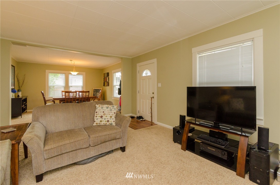 905 Southwest Mayer Street Winlock, WA 98596 - Photo 3 of 16 Gallery Image 3