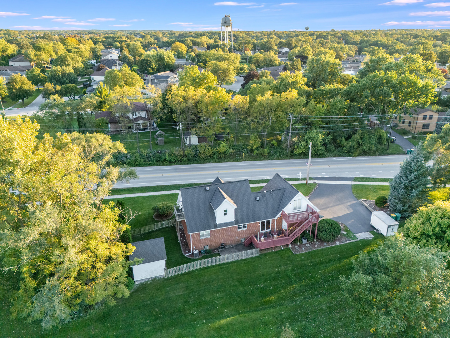917 McCarthy Road Lemont, IL 60439 - Photo 3 of 39 Gallery Image 3