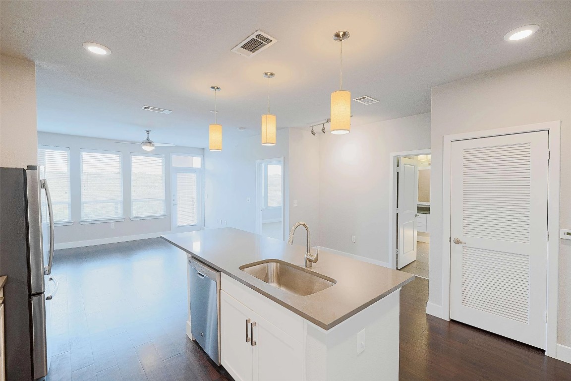 4800 Steiner Ranch Boulevard, Unit 11303 Austin, TX 78732 - Photo 14 of 23 Up to 8 weeks free rent plus reduced deposits!