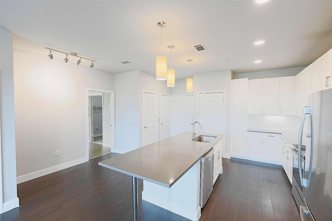 4800 Steiner Ranch Boulevard, Unit 11303 Austin, TX 78732 - Photo 15 of 23 Up to 8 weeks free rent plus reduced deposits!