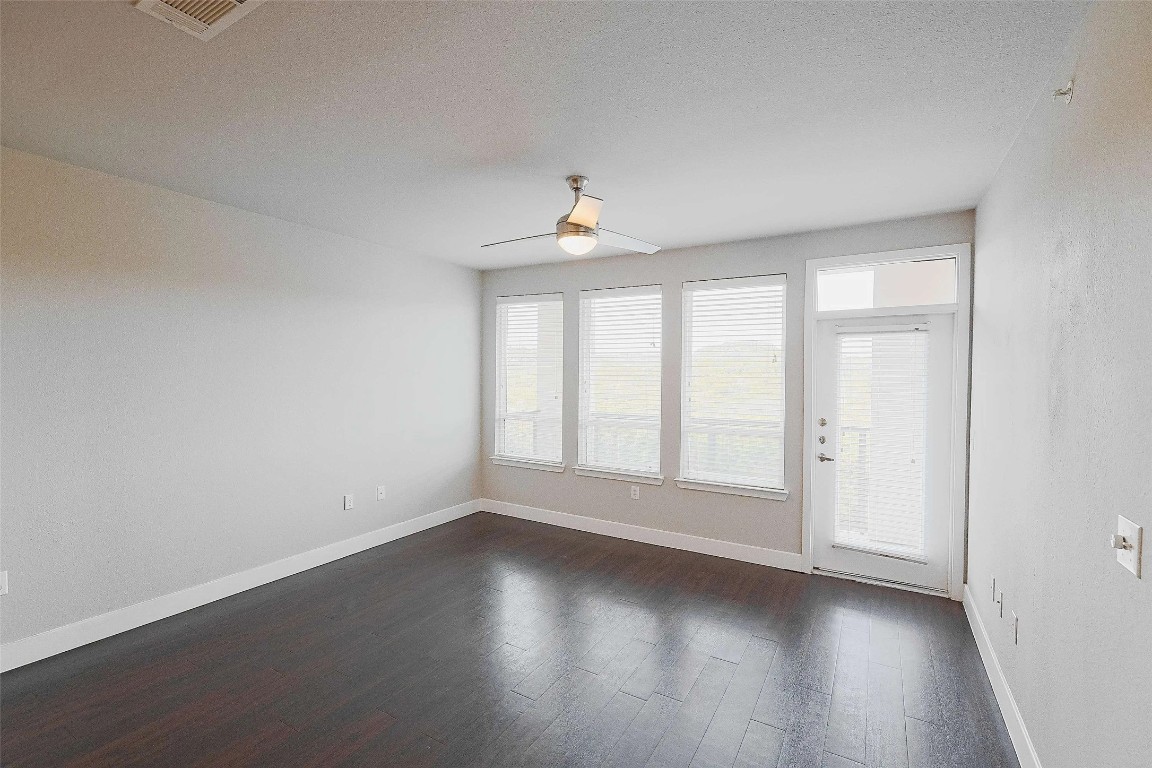 4800 Steiner Ranch Boulevard, Unit 11303 Austin, TX 78732 - Photo 16 of 23 Up to 8 weeks free rent plus reduced deposits!