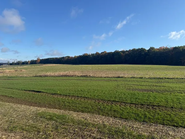 $169,900 | 966 Highridge Court, Unit LT3, Hubertus, WI 53033