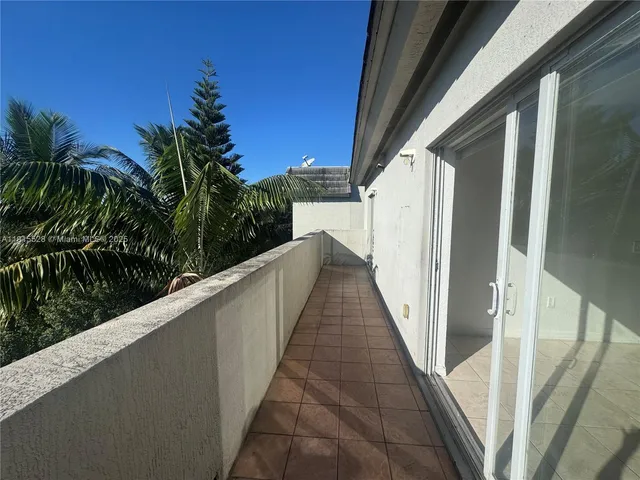 $2,500 | 930 Southwest 129th Place, Unit 401, Miami, FL 33184