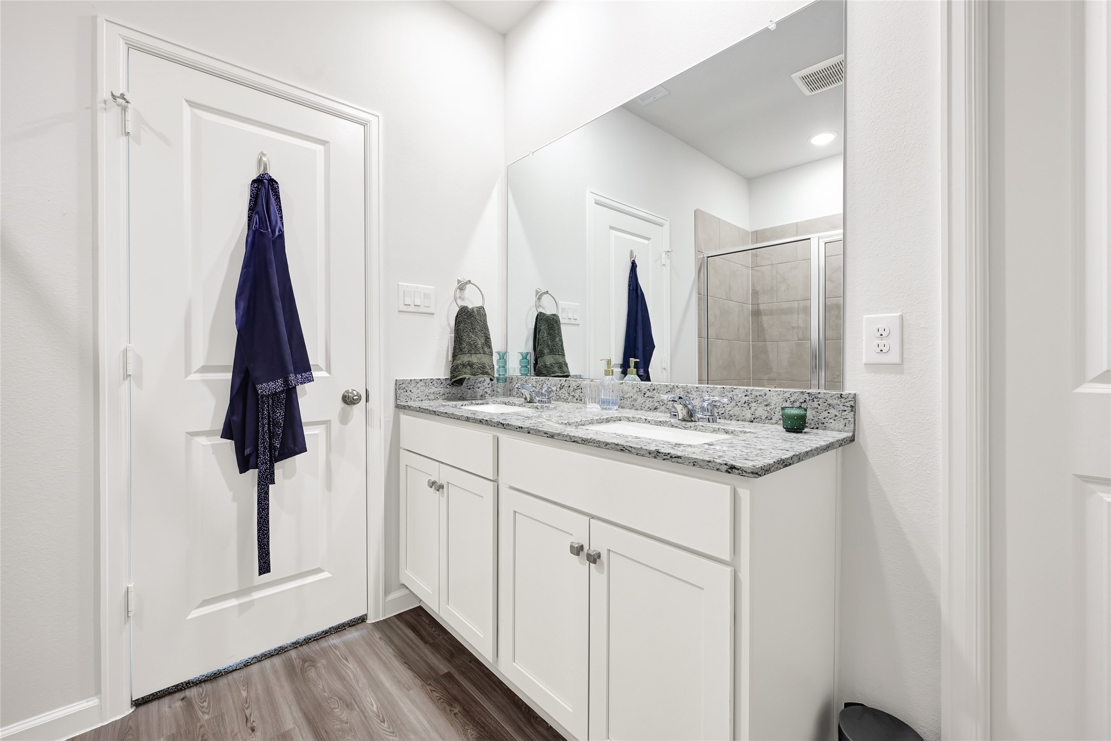 5702 Transformation Trail Katy, TX 77493 - Photo 17 of 32 a bathroom with a sink and mirror