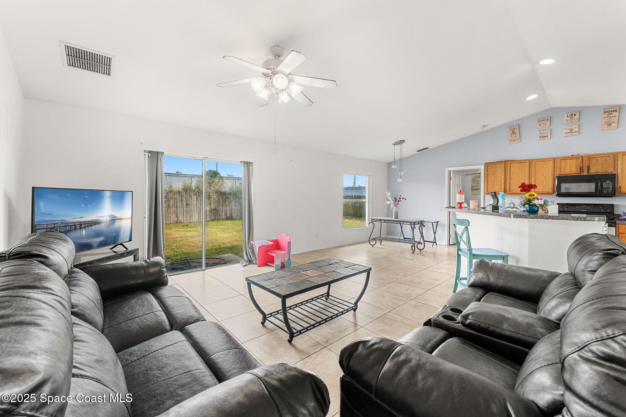 1247 Van Tassel Trail Palm Bay, FL 32905 - Photo 3 of 24 1247 Van Tassel Trail NE (19)