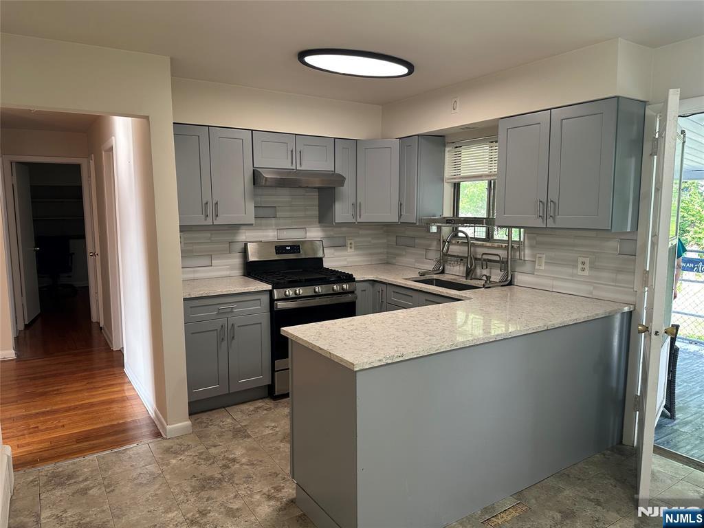 510 Studio Road, Unit 2 Ridgefield, NJ 07657 - Photo 4 of 10