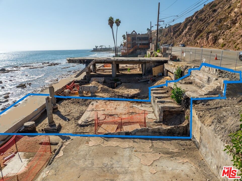 20832 Pacific Coast Highway Malibu, CA 90265 - Photo 6 of 13 Gallery Image 6
