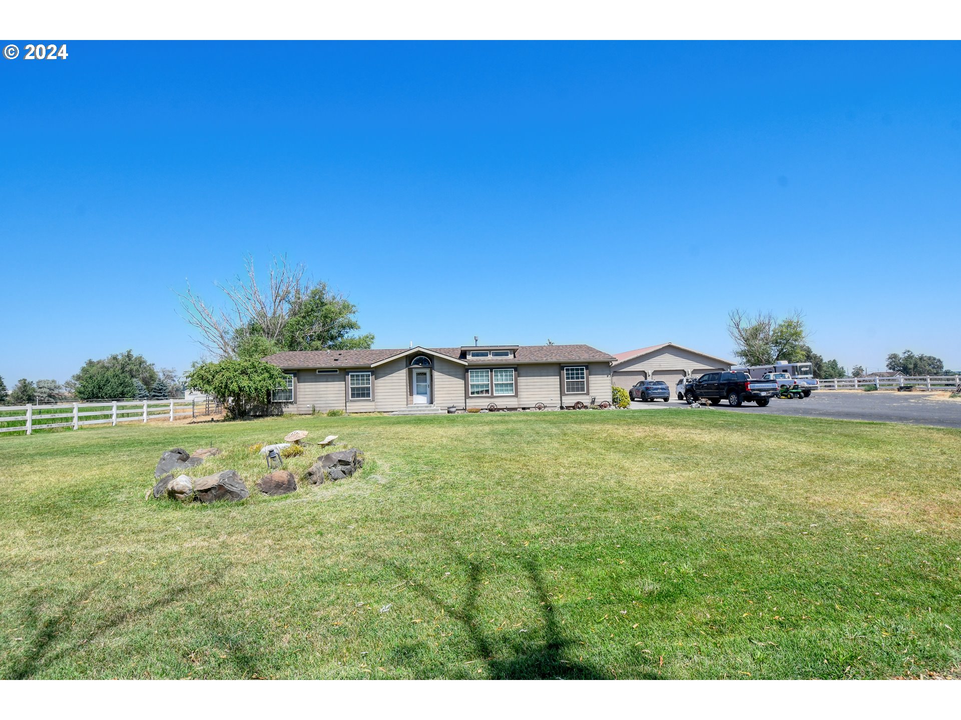 29477 Knight Road Hermiston, OR 97838 - Photo 1 of 30 Gallery Image 1