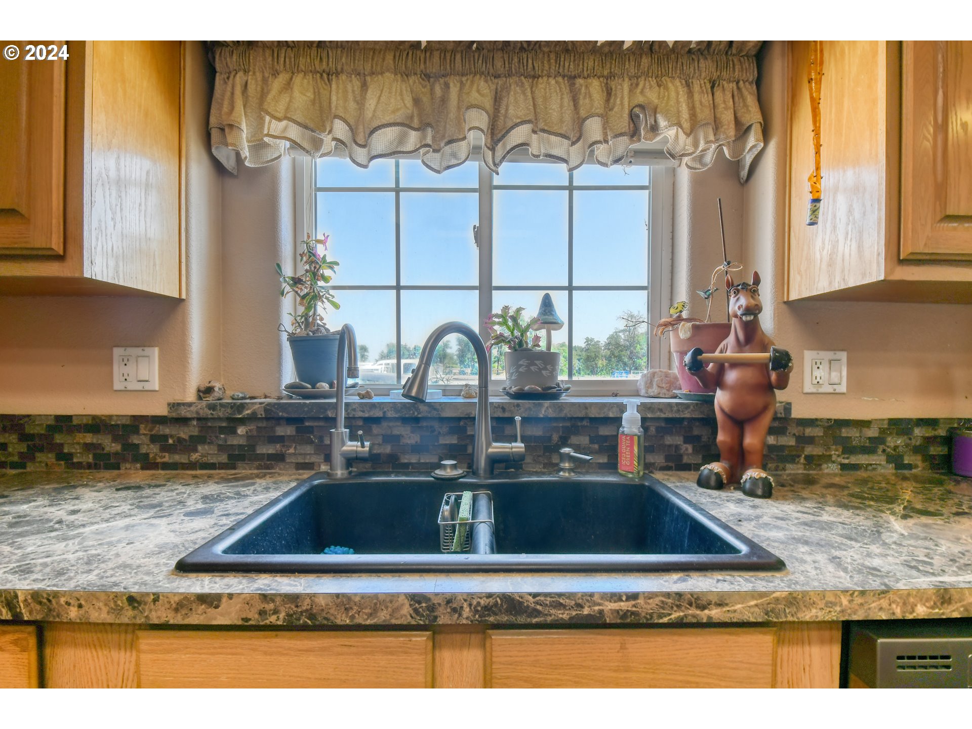 29477 Knight Road Hermiston, OR 97838 - Photo 13 of 30 Gallery Image 13