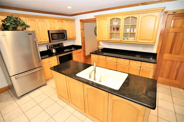 $550,000 | 36 Tomahawk Path, Derby, VT 05855