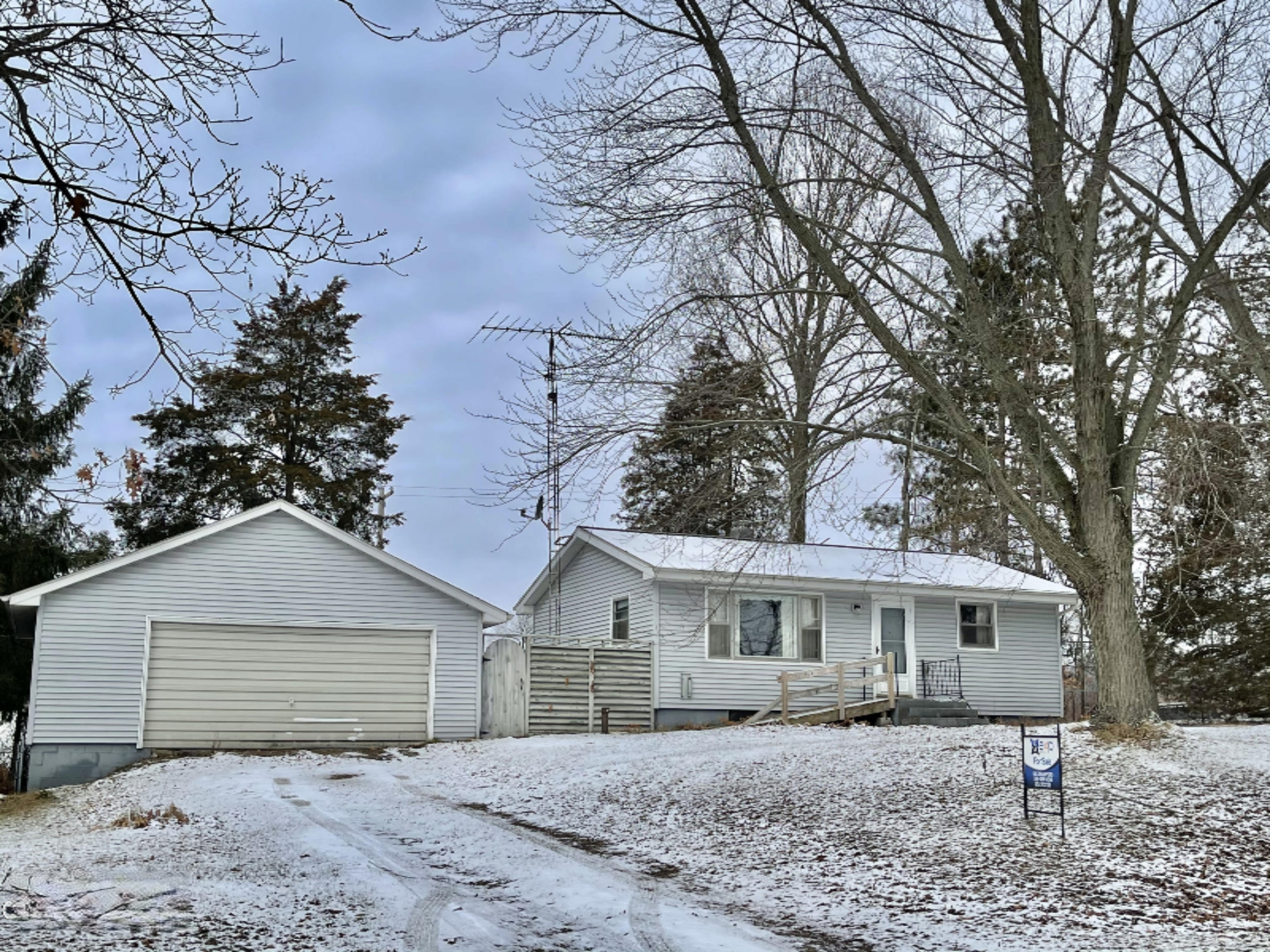 9193 22 Mile Road Homer, MI 49245 - Photo 2 of 20 5DEE72E8-B14D-4A7D-AD5A-1746FBC9B3B0
