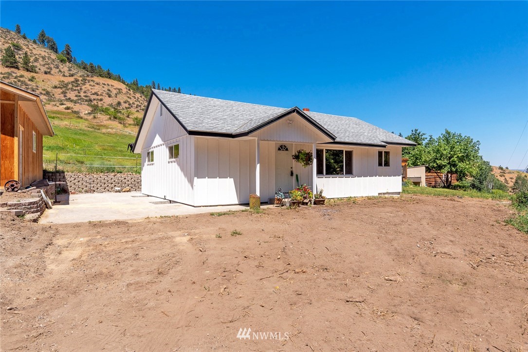 2430 Halvorson Canyon Road Wenatchee, WA 98801 - Photo 4 of 40 Gallery Image 4