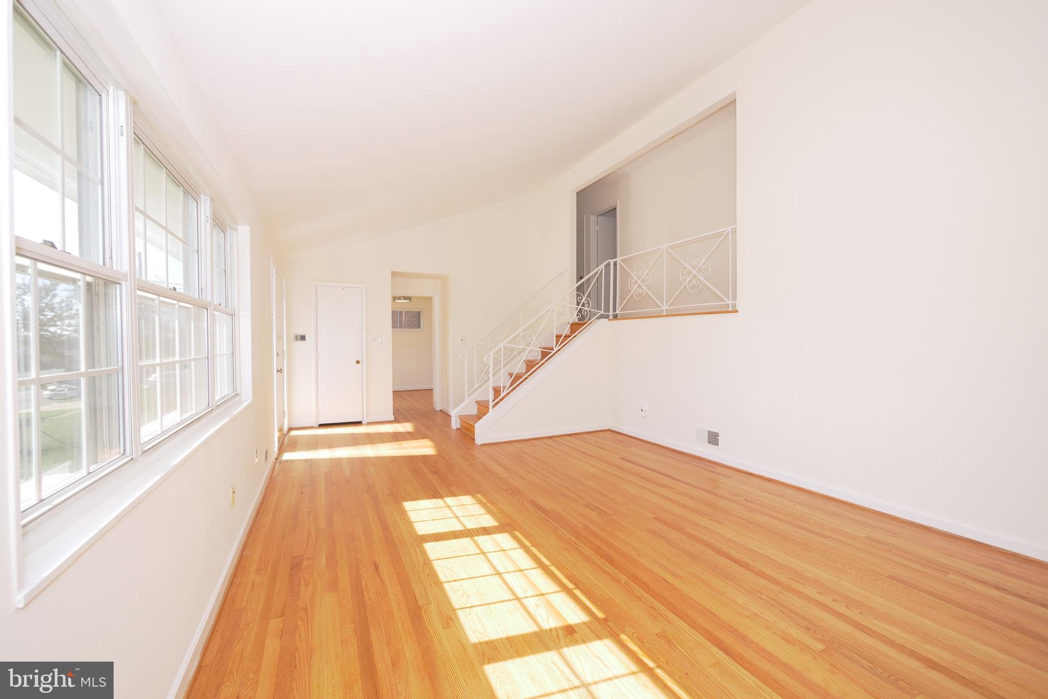 12811 Bluhill Road Silver Spring, MD 20906 - Photo 7 of 32 Living Room