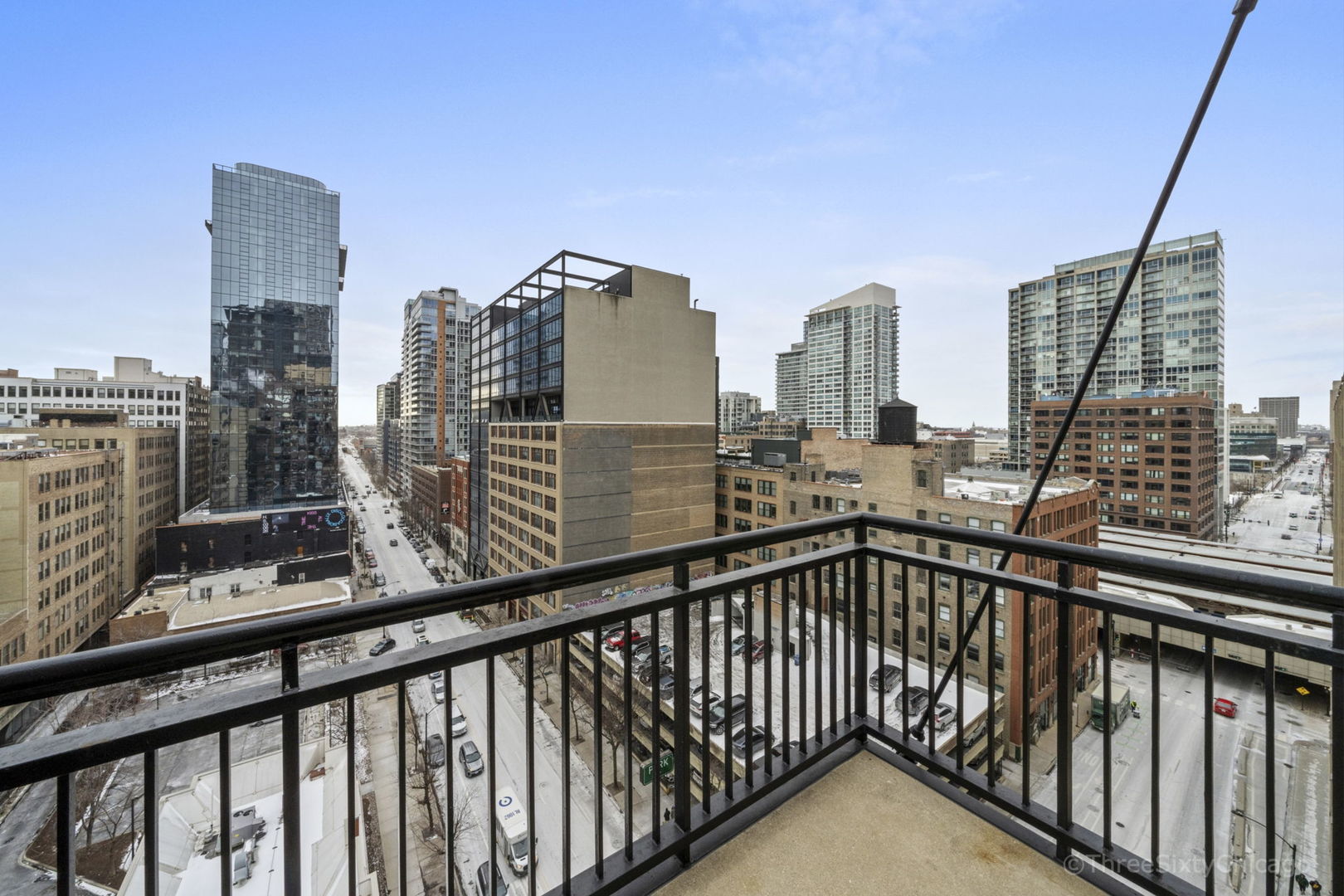 547 South Clark Street, Unit 1002 Chicago, IL 60605 - Photo 13 of 26 a view of city from a balcony