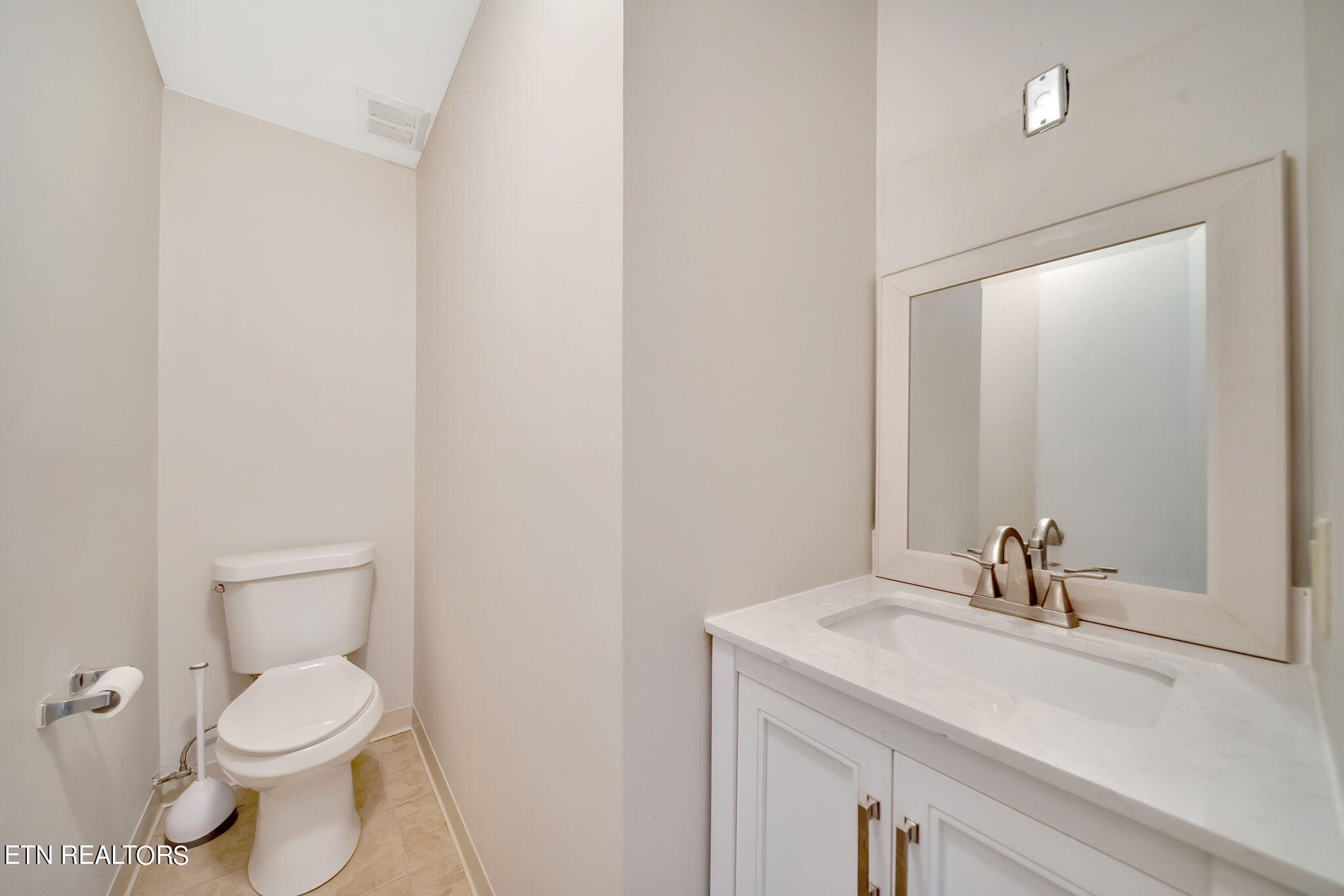 5012 O Barr Road Knoxville, TN 37914 - Photo 27 of 40 25-web-or-mls-217A4596