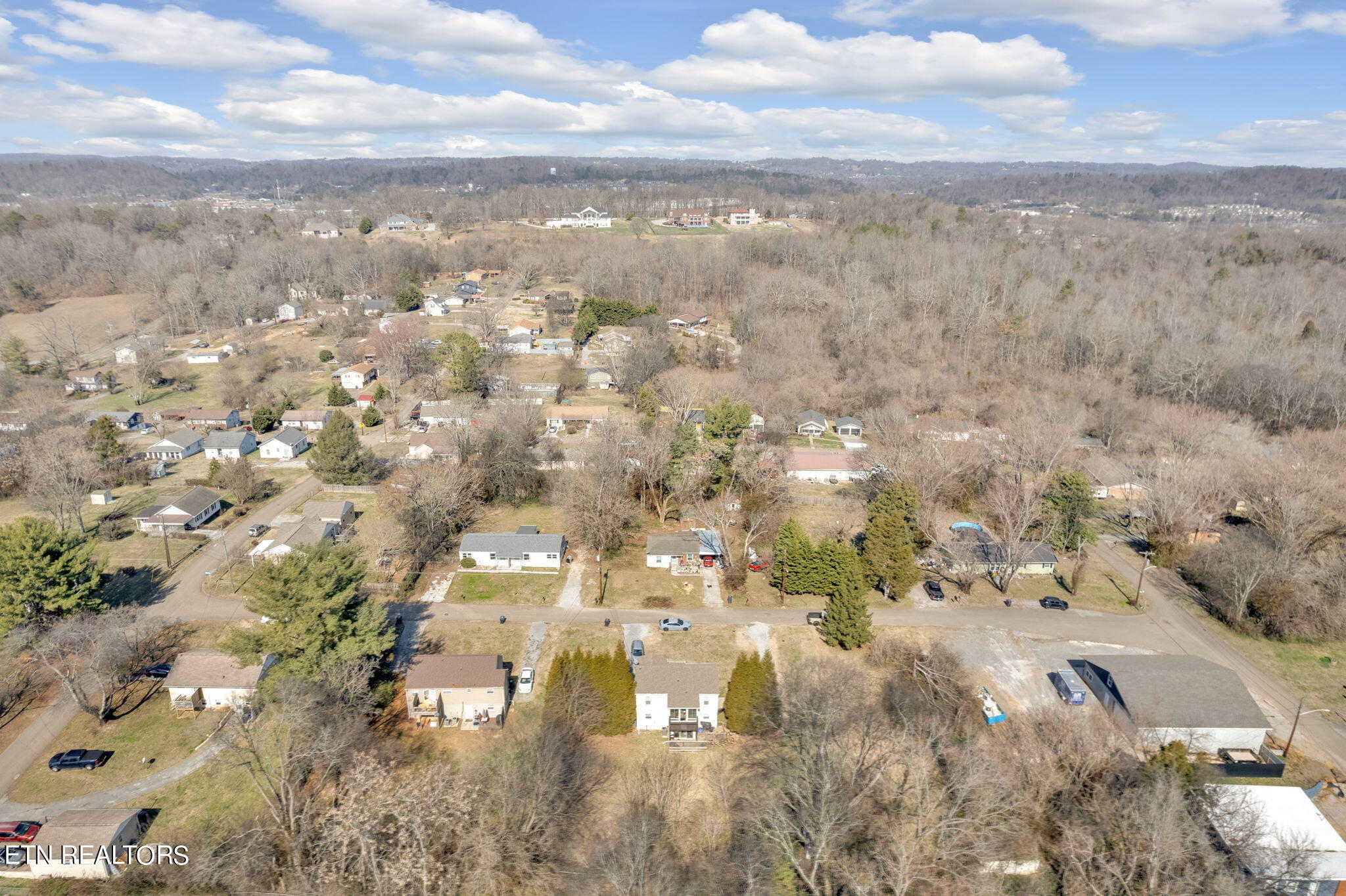 5012 O Barr Road Knoxville, TN 37914 - Photo 35 of 40 34-web-or-mls-DJI_0012