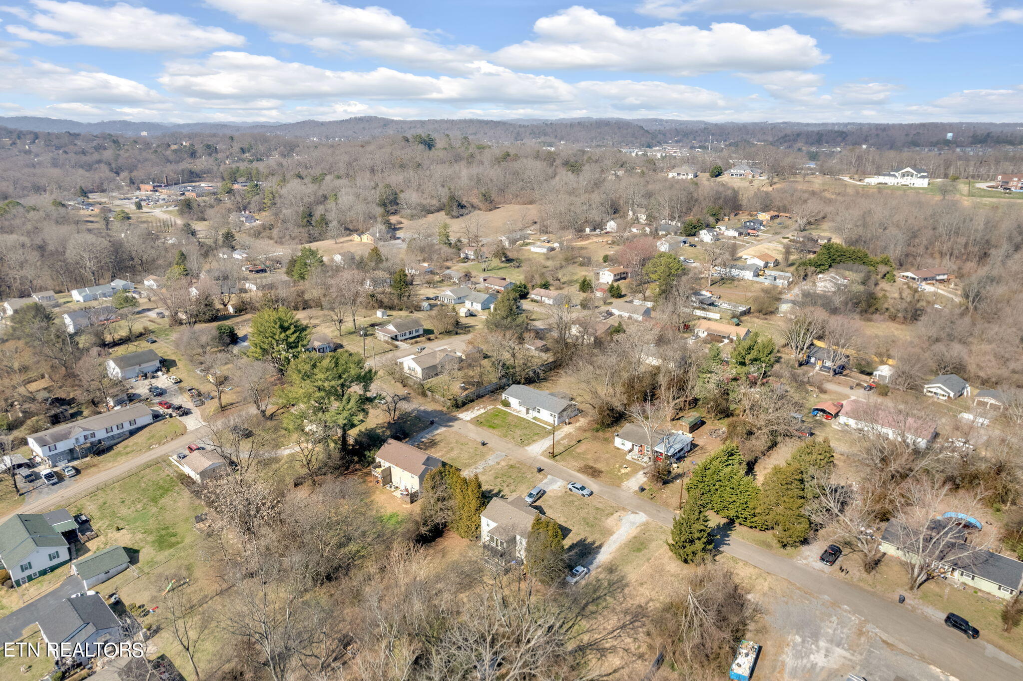 5012 O Barr Road Knoxville, TN 37914 - Photo 36 of 40 35-web-or-mls-DJI_0017