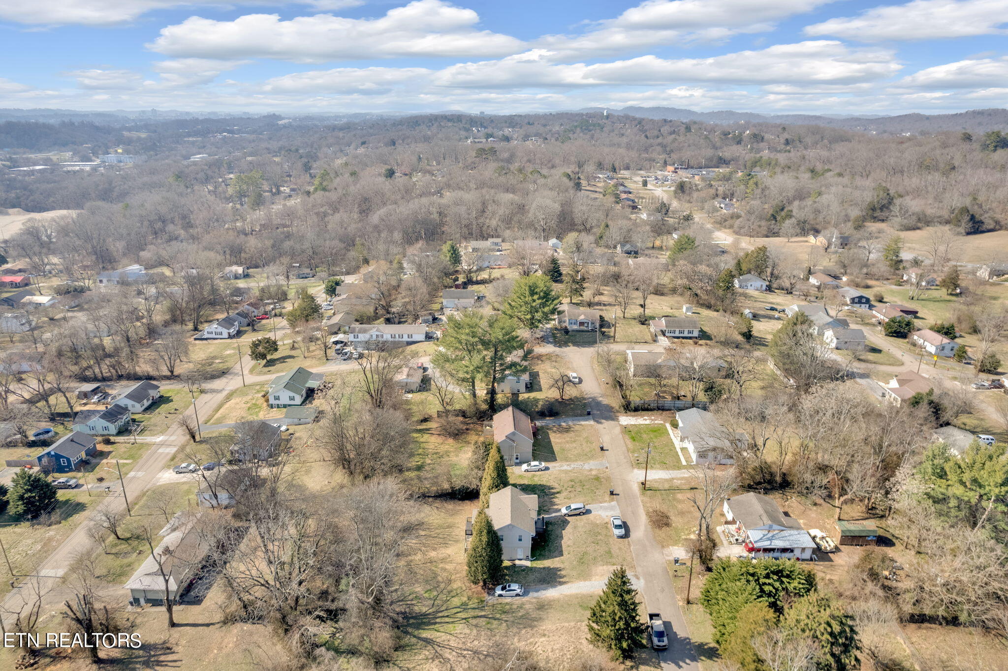 5012 O Barr Road Knoxville, TN 37914 - Photo 37 of 40 36-web-or-mls-DJI_0022