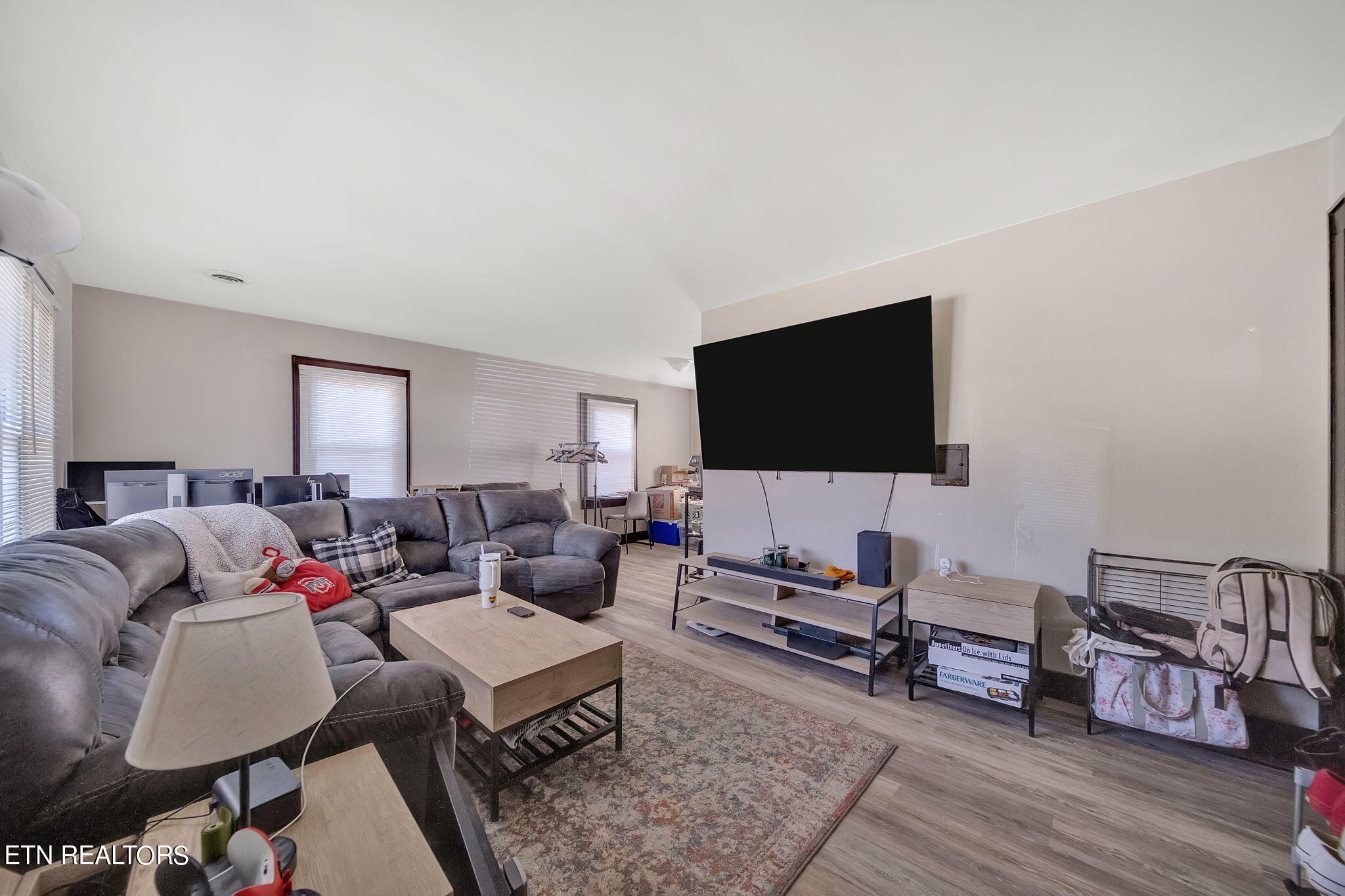 5012 O Barr Road Knoxville, TN 37914 - Photo 4 of 40 2-web-or-mls-217A4476