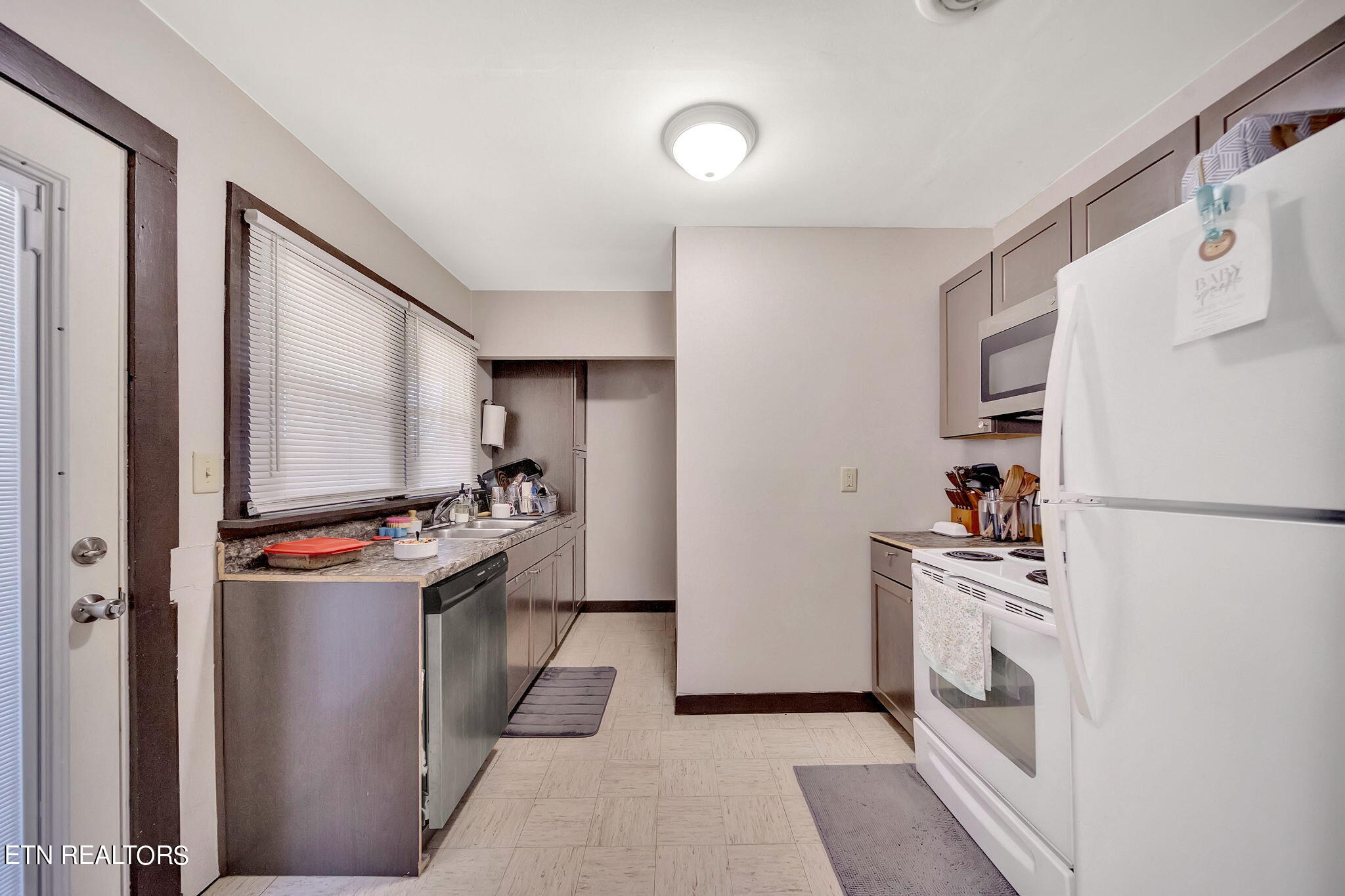 5012 O Barr Road Knoxville, TN 37914 - Photo 7 of 40 5-web-or-mls-217A4496