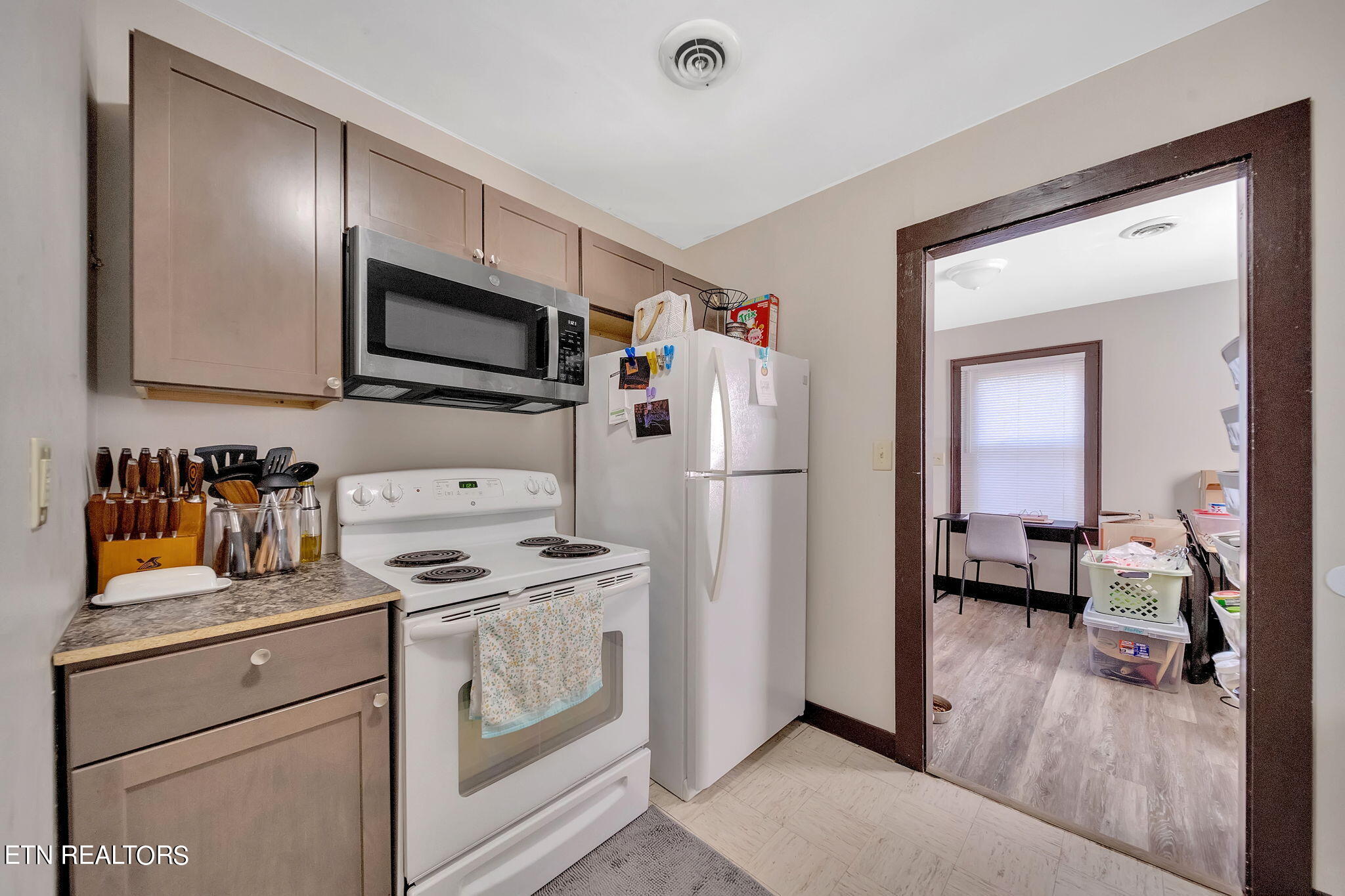 5012 O Barr Road Knoxville, TN 37914 - Photo 10 of 40 8-web-or-mls-217A4506